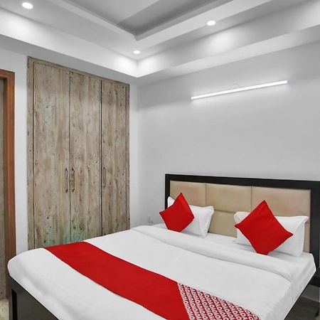 Oyo 82100 Golden Residency Noida Exteriér fotografie