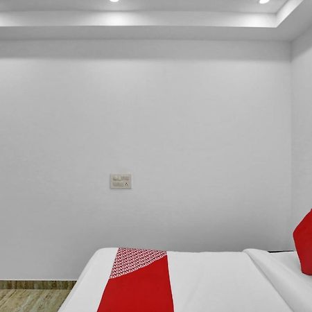Oyo 82100 Golden Residency Noida Exteriér fotografie