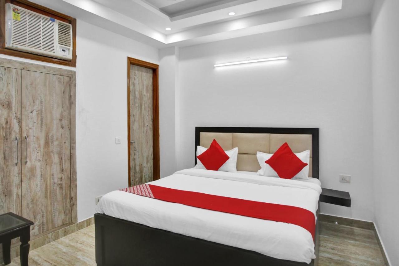 Oyo 82100 Golden Residency Noida Exteriér fotografie