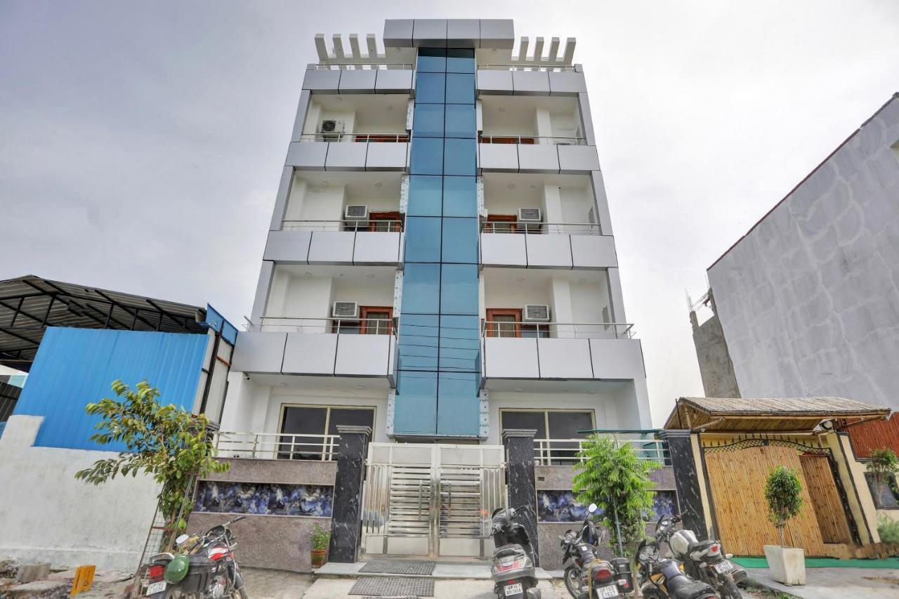Oyo 82100 Golden Residency Noida Exteriér fotografie