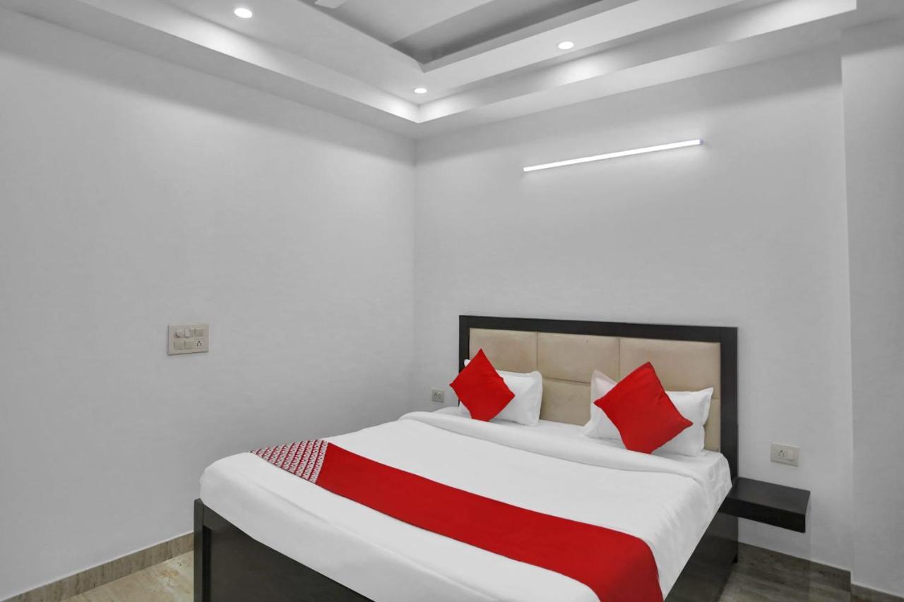 Oyo 82100 Golden Residency Noida Exteriér fotografie