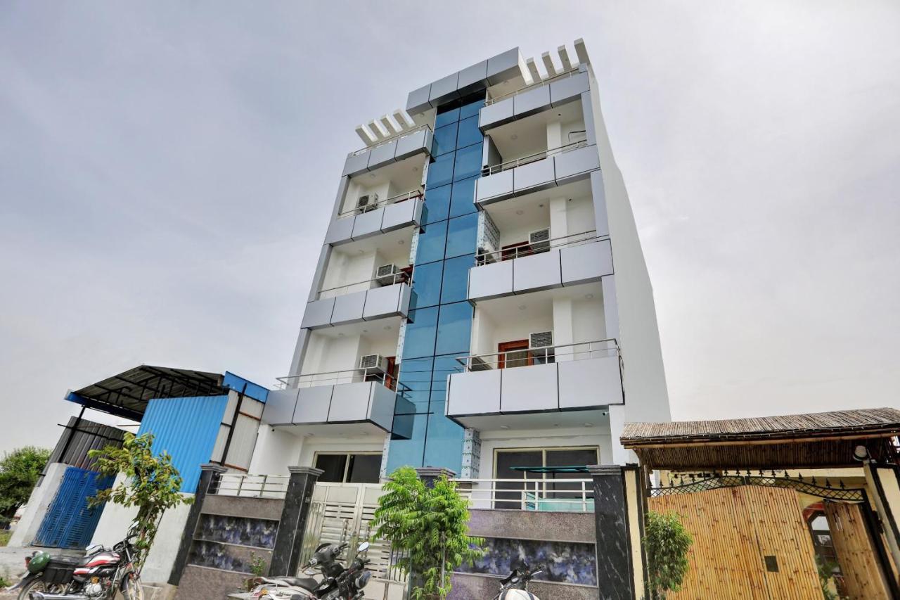 Oyo 82100 Golden Residency Noida Exteriér fotografie