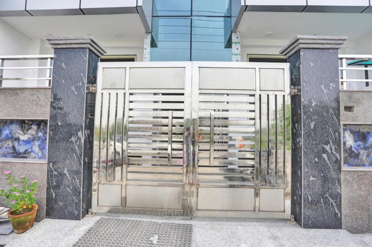 Oyo 82100 Golden Residency Noida Exteriér fotografie