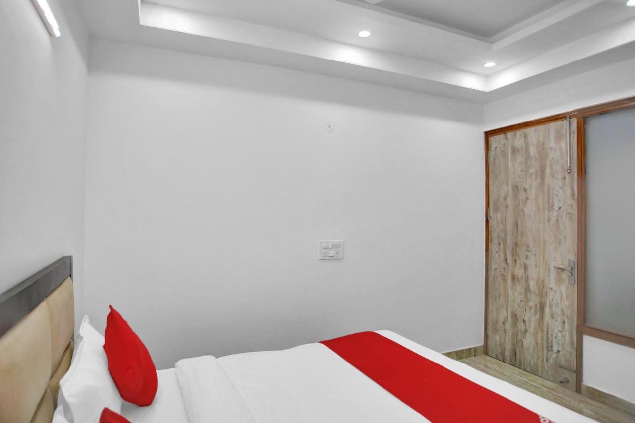 Oyo 82100 Golden Residency Noida Exteriér fotografie
