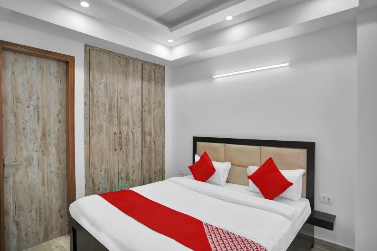 Oyo 82100 Golden Residency Noida Exteriér fotografie