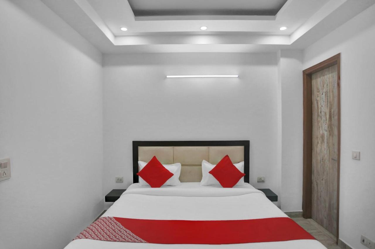 Oyo 82100 Golden Residency Noida Exteriér fotografie