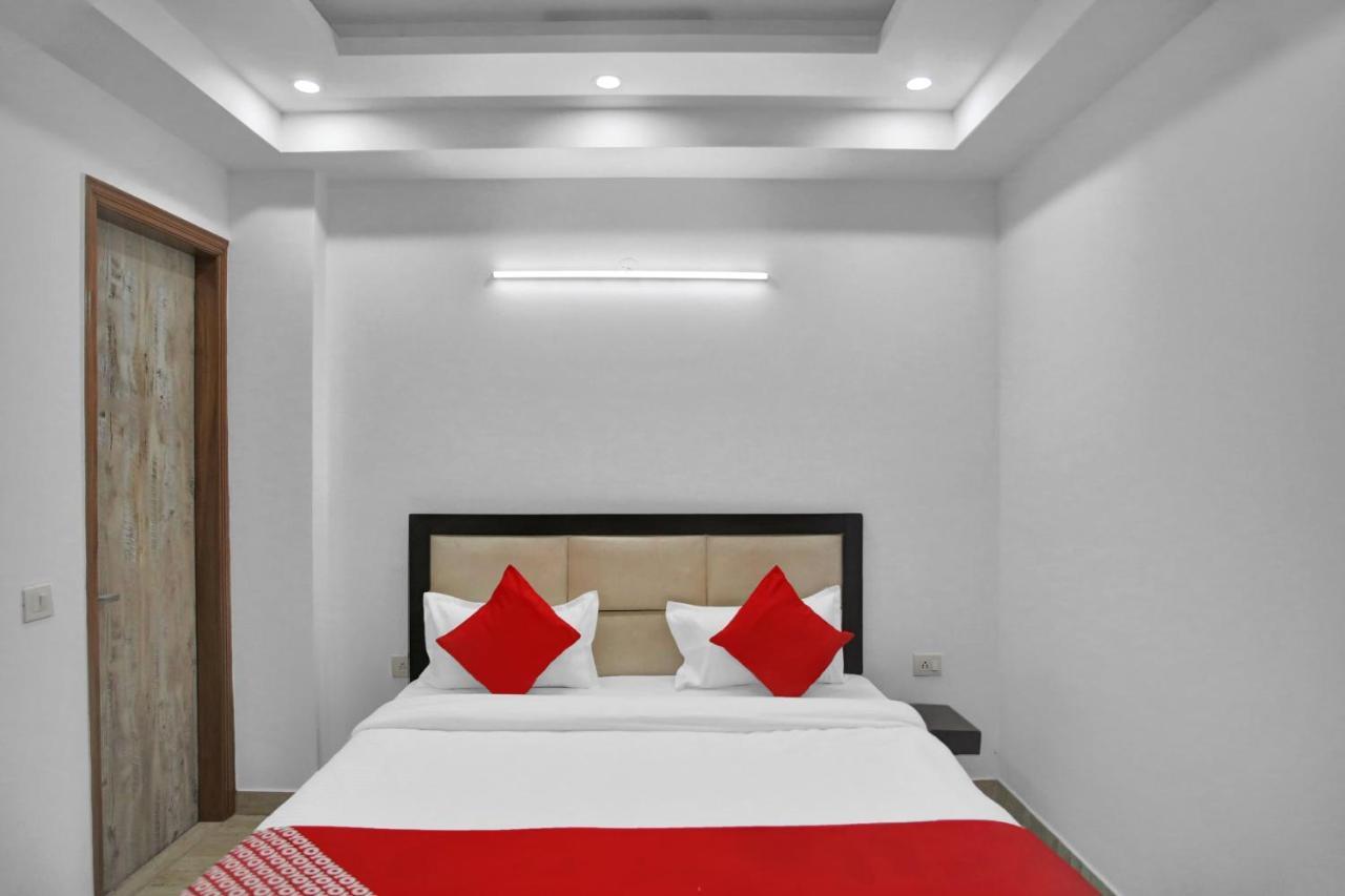 Oyo 82100 Golden Residency Noida Exteriér fotografie
