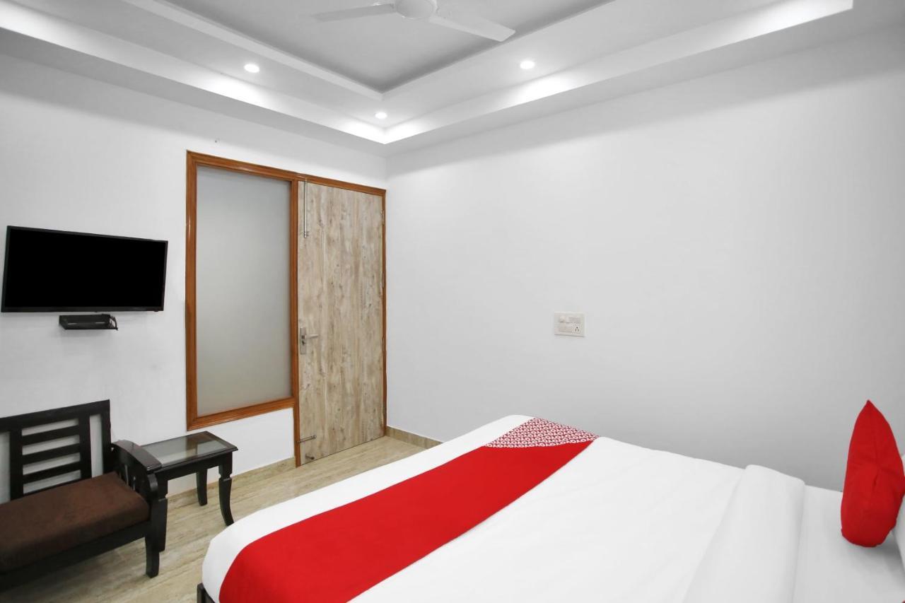 Oyo 82100 Golden Residency Noida Exteriér fotografie