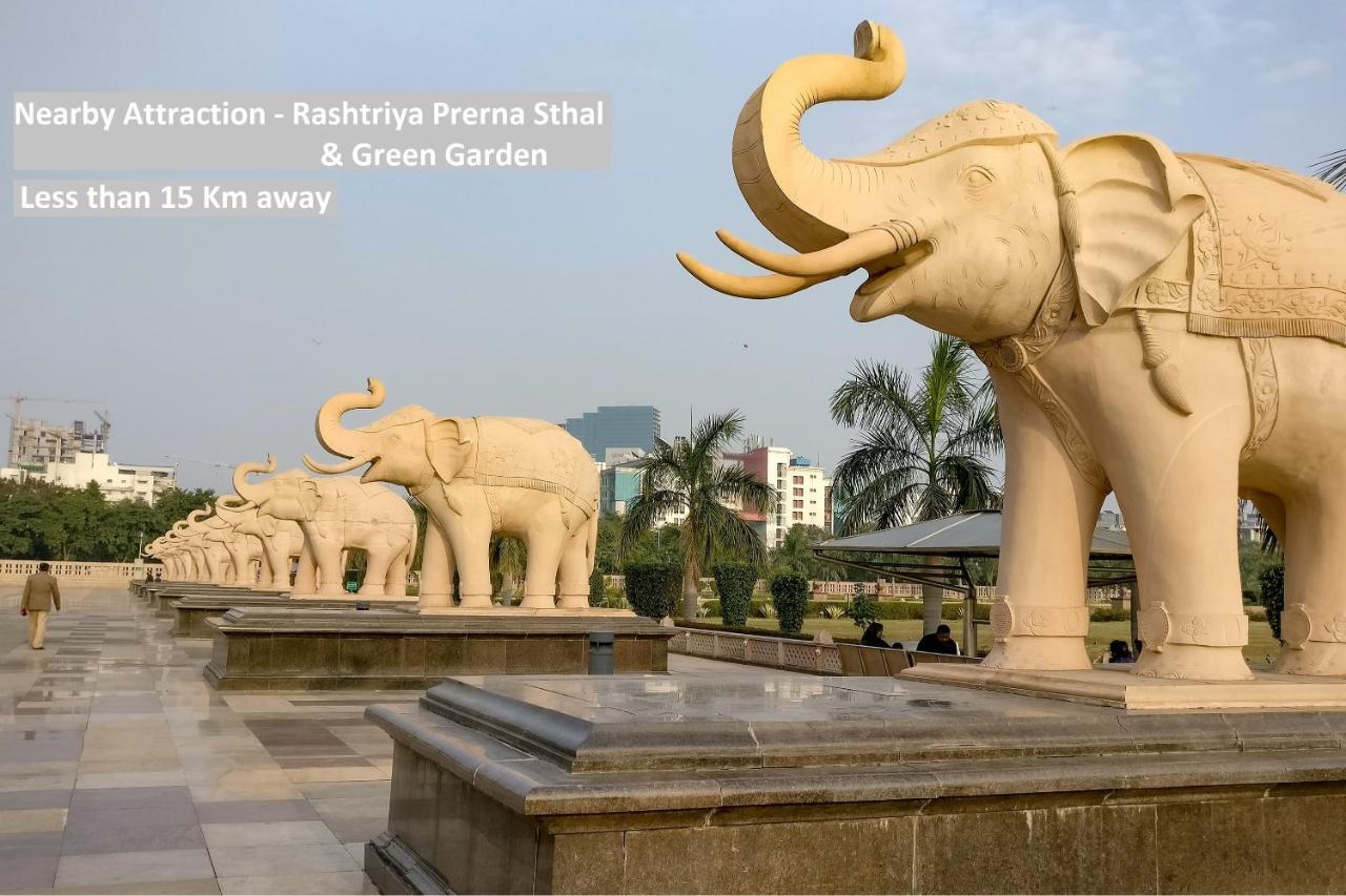 Oyo 82100 Golden Residency Noida Exteriér fotografie